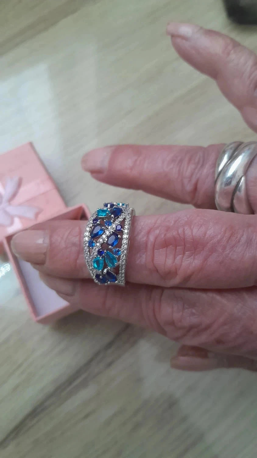 Anillo incrustado de brillantes azules y azul marino, talla 60 – photo 6
